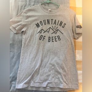 “Mountains of beer” redrock brewery tee. Unisex S